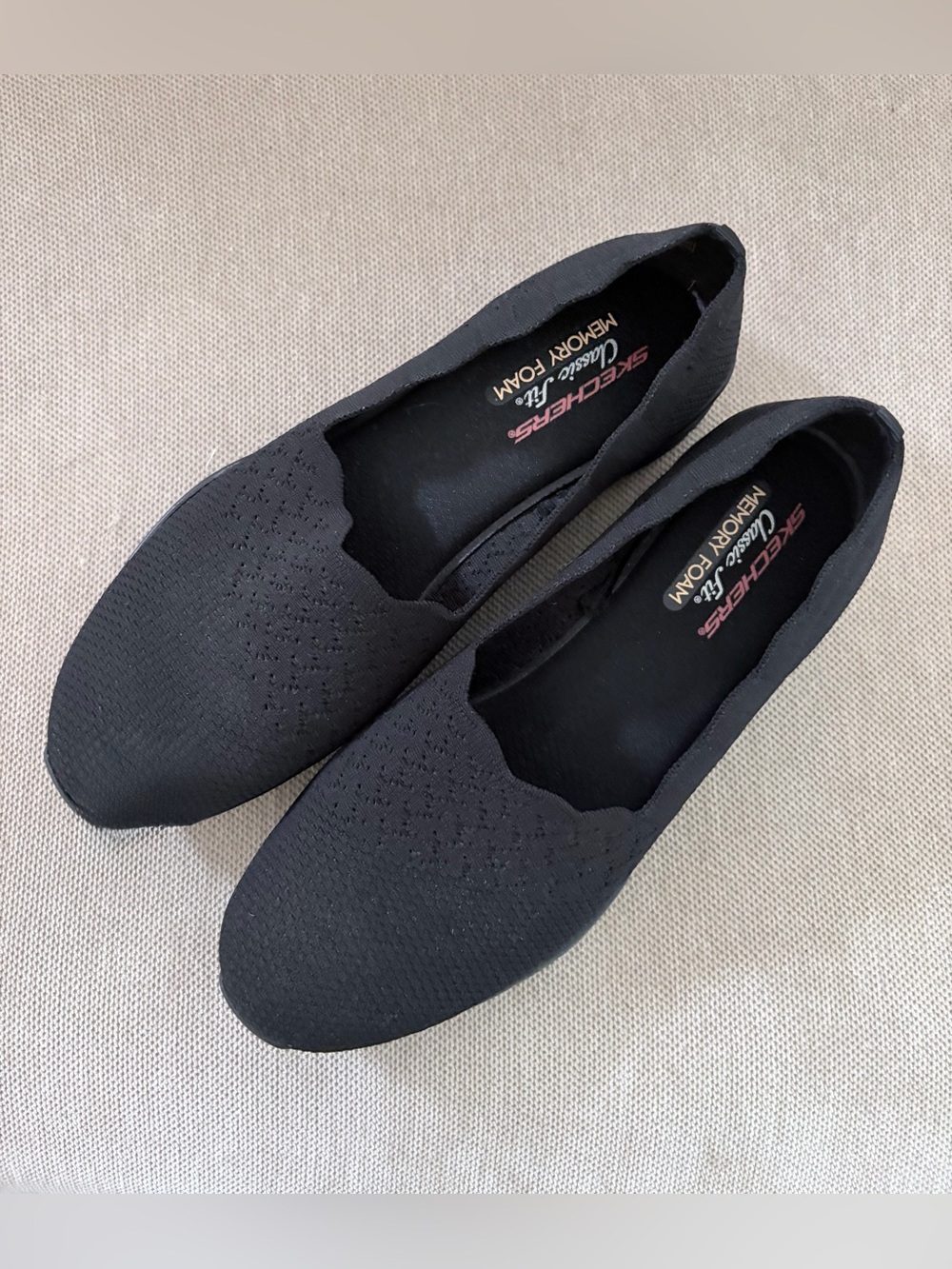 Skechers Women's Black Slip-On Knit Flats shoes Sz 10